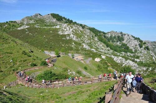 Subida de Buferrera al Centro de Interpretación «Pedro Pidal» de Los Picos de Europa.