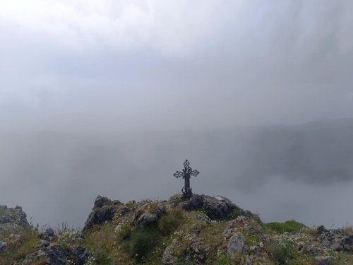 Peña Laza 1795 m. (Villamanín-León)